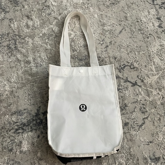 Wunder Under and tote bag - Picture 5 of 5